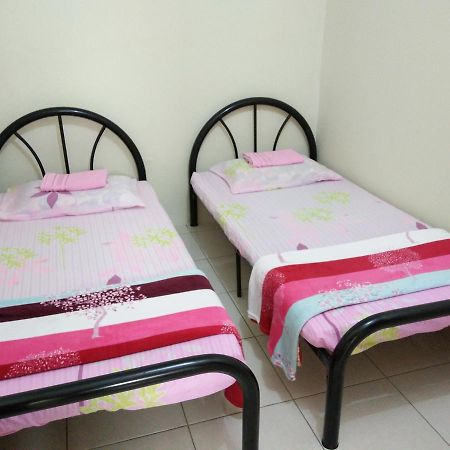Sarinas Homestay Semporna Exterior photo